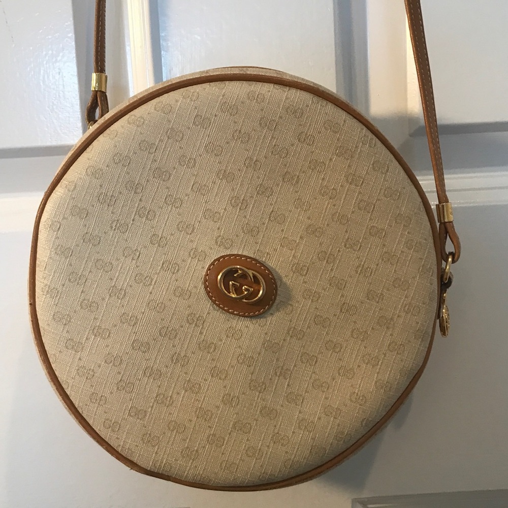 Authentic  RARE vintage Gucci Round Canteen Crossbody Bag